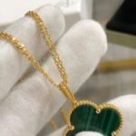 Van Cleef and Arpels Magic Alhambra long necklace 1 motif - Image 4