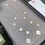 Van Cleef and Arpels Magic Alhambra necklace 6 motifs - Image 5