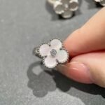 Van Cleef and Arpels Vintage Alhambra ring - Image 2