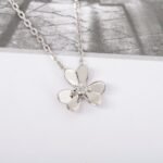 Van Cleef and Arpels Frivole pendant mini model - Image 2
