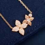 LOUIS VUITTON Idylle Blossom Pendant - Image 3