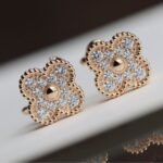 Van Cleef and Arpels Vintage Alhambra earrings - Image 2