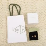 Van Cleef and Arpels Frivole Between the Finger ring - Image 7
