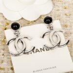 CHANEL CC Pearl earrings - Image 3