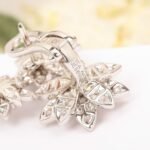 Van Cleef and Arpels Lotus earrings 3 flowers - Image 4