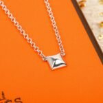 HERMES Hermès Clou d’H pendant small model - Image 2