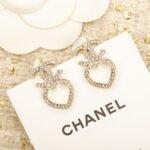 CHANEL CC Heart earrings - Image 4