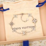 LOUIS VUITTON Idylle Blossom Multi-Motif Bracelet - Image 2