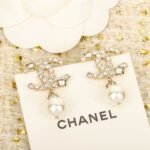 CHANEL CC Pearl earrings - Image 2