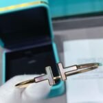 Tiffany and Co TIFFANY T Wire Bracelet - Image 4