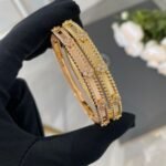 Van Cleef and Arpels Perlée sweet clovers bracelet medium model - Image 4