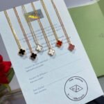 Van Cleef and Arpels Sweet Alhambra pendant - Image 6