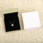 Van Cleef and Arpels Vintage Alhambra pendant - Image 6