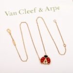 Van Cleef and Arpels Lucky Spring pendant open wings ladybug - Image 2