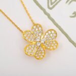Van Cleef and Arpels Frivole pendant large model - Image 2