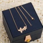 LOUIS VUITTON Idylle Blossom Pendant - Image 2
