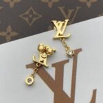 LOUIS VUITTON Idylle Blossom LV Ear Stud - Image 3
