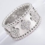 Van Cleef and Arpels Perlée clovers ring medium model - Image 3