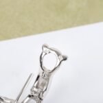 Van Cleef and Arpels Two Butterfly earrings - Image 4