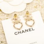 CHANEL CC Heart earrings - Image 3