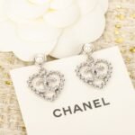 CHANEL CC Pearl Heart earrings - Image 2