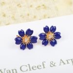 Van Cleef and Arpels Rose de Noël earrings mini model - Image 2