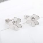 Van Cleef and Arpels Frivole earrings small model - Image 2