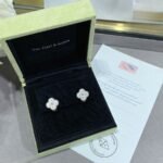 Van Cleef and Arpels Vintage Alhambra earrings - Image 4