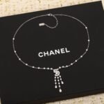 CHANEL Eternal N°5 necklace - Image 2