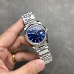 Rolex Daydate 36 mm President Fluted Bezel Bright blue Dial 128239 - Image 4