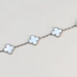 Van Cleef and Arpels Vintage Alhambra bracelet 5 motifs - Image 4