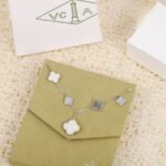 Van Cleef and Arpels Magic Alhambra bracelet 5 motifs - Image 7