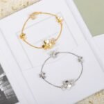 Van Cleef and Arpels Frivole bracelet 5 flowers - Image 5