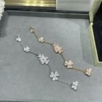 Van Cleef and Arpels Frivole bracelet 5 flowers - Image 5