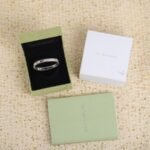 Van Cleef and Arpels Perlée signature bracelet medium model - Image 8