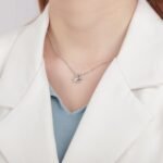 Van Cleef and Arpels Frivole pendant mini model - Image 3