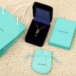 Tiffany and Co TIFFANY Knot Small Key Pendant - Image 6