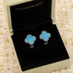 Van Cleef and Arpels Vintage Alhambra earrings - Image 2