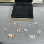 Van Cleef and Arpels Frivole bracelet 5 flowers - Image 6