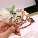 Van Cleef and Arpels Frivole bracelet 7 flowers medium model - Image 5