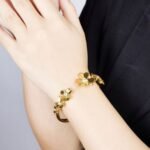 Van Cleef and Arpels Frivole bracelet 7 flowers medium model - Image 6