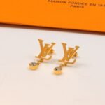 LOUIS VUITTON Idylle Blossom LV Ear Stud - Image 2