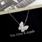 Van Cleef and Arpels Two Butterfly pendant - Image 2