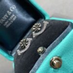 Tiffany and Co TIFFANY T Smile Mini Earrings - Image 4