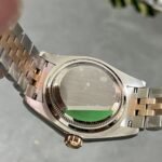 [Super Clone] Rolex Lady Datejust 28 mm Jubilee Fluted Bezel Aubergine set with diamonds Dial 279171 - Image 9