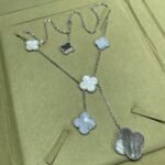 Van Cleef and Arpels Magic Alhambra necklace 6 motifs - Image 2