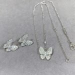 Van Cleef and Arpels Two Butterfly pendant - Image 3