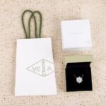 Van Cleef and Arpels Lotus clip pendant medium model - Image 7