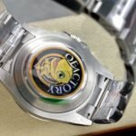 Rolex Explorer II 42 mm Oyster Silver Bezel White Dial 226570 - Image 8