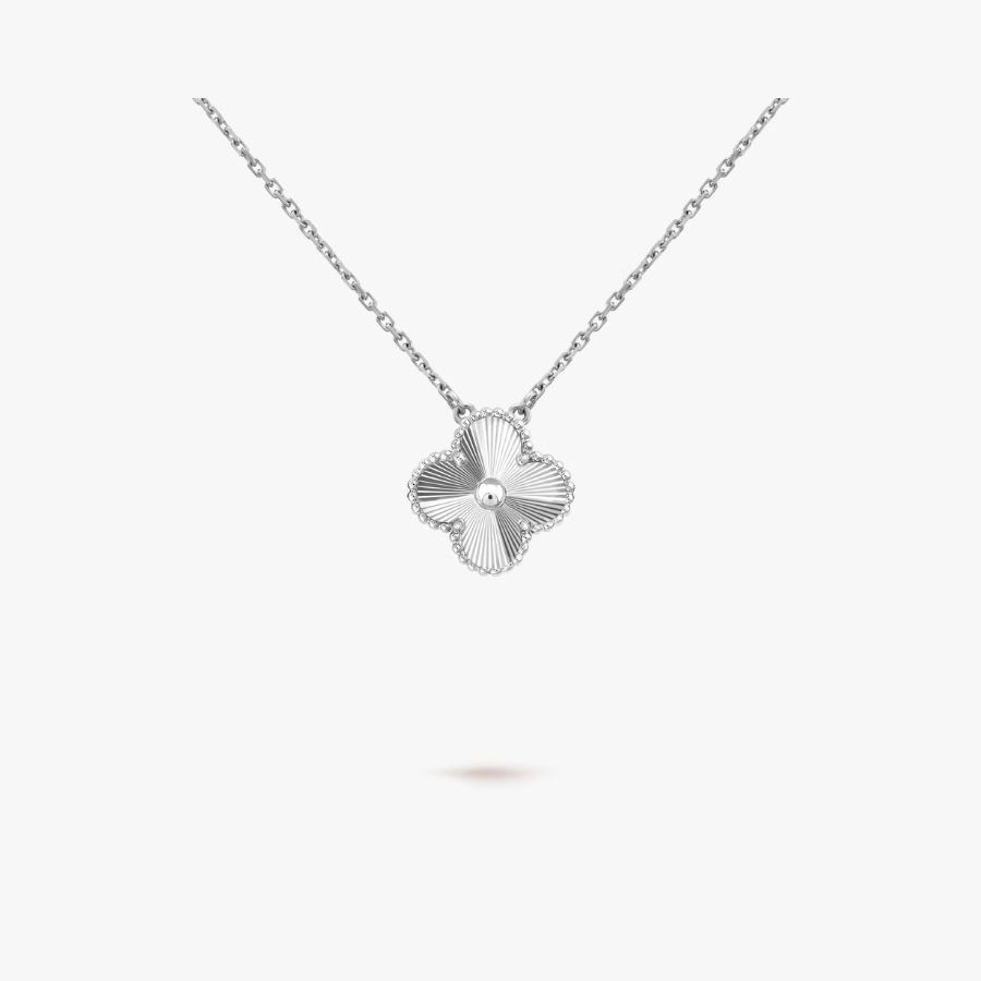 CEL-N-VCA-057.jpg Van Cleef and Arpels Vintage Alhambra pendant - Image 1